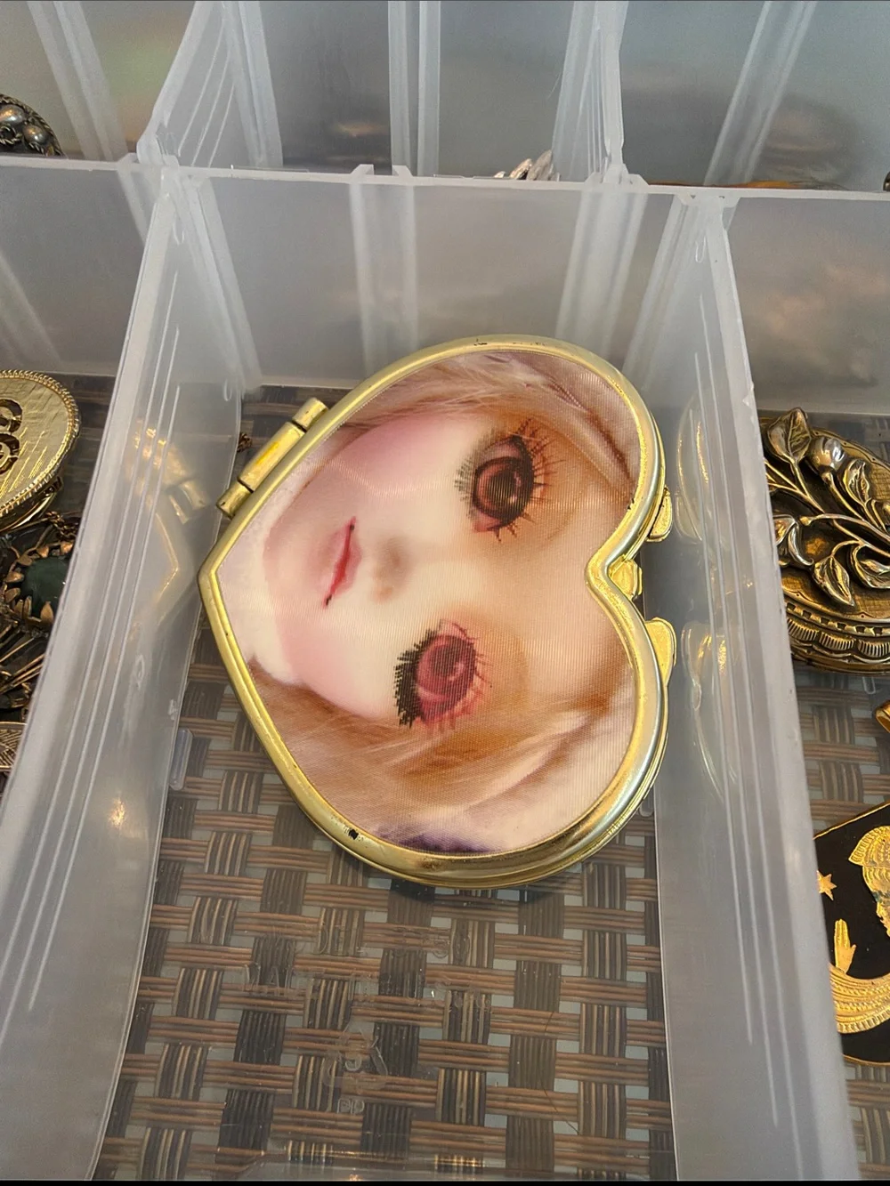 Adorable Unique Heart Mirror Compact